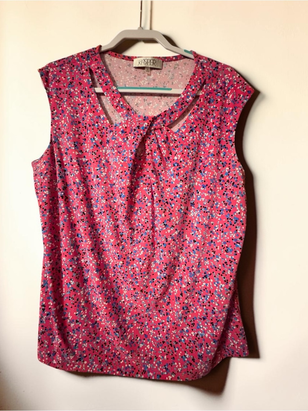 Kasper Pink Print Sleeveless Blouse Size XL Pleated Cutout Neck Career Top